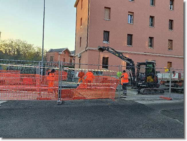 Clicca per scorrere le foto originali ingrandite