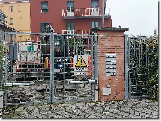 Clicca per scorrere le foto originali ingrandite