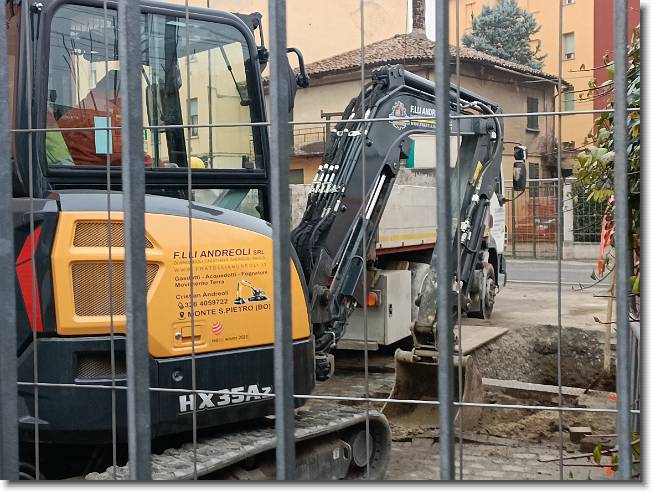Clicca per scorrere le foto originali ingrandite