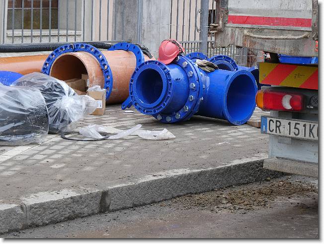 Clicca per scorrere le foto originali ingrandite