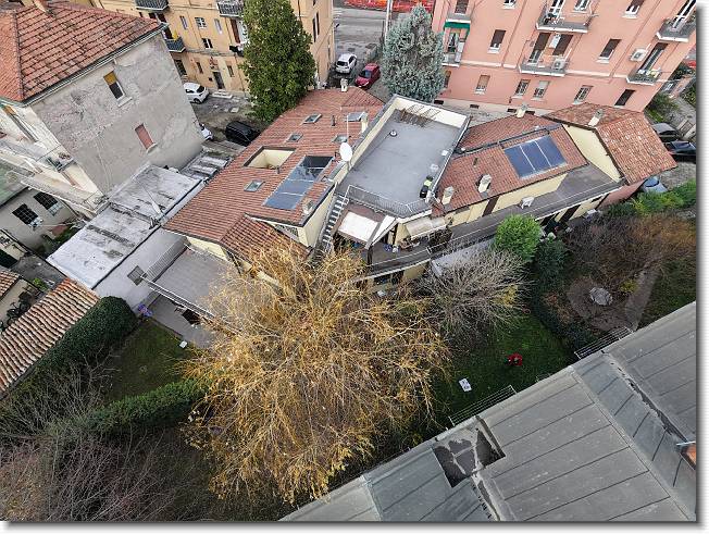 Clicca per scorrere le foto originali ingrandite