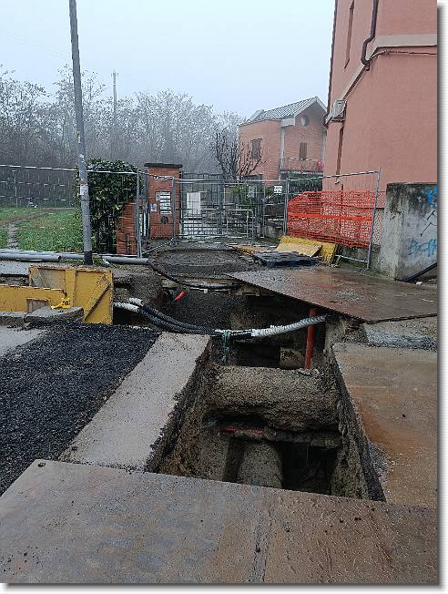 Clicca per scorrere le foto originali ingrandite