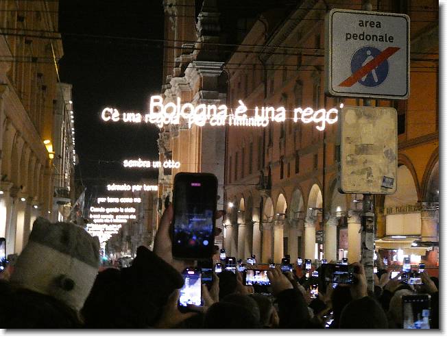 Clicca per scorrere le foto originali ingrandite