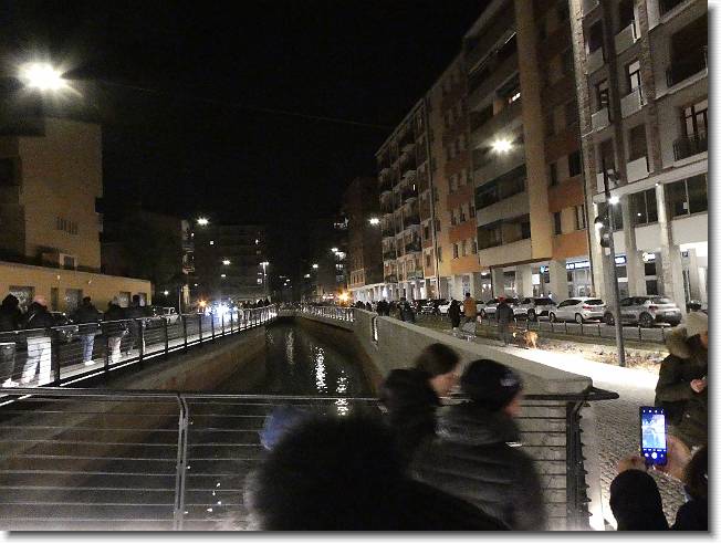 Clicca per scorrere le foto originali ingrandite