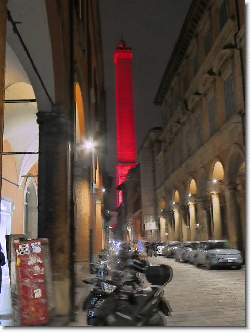 Clicca per scorrere le foto originali ingrandite
