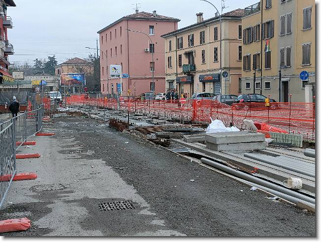 Clicca per scorrere le foto originali ingrandite