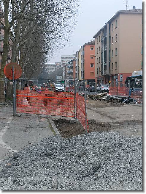Clicca per scorrere le foto originali ingrandite
