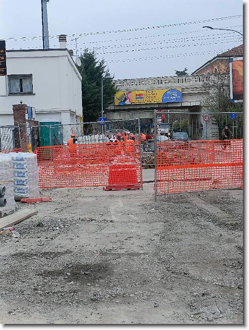 Clicca per scorrere le foto originali ingrandite