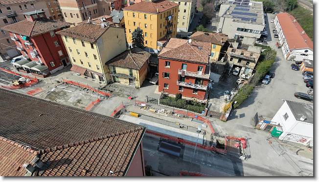 Clicca per scorrere le foto originali ingrandite