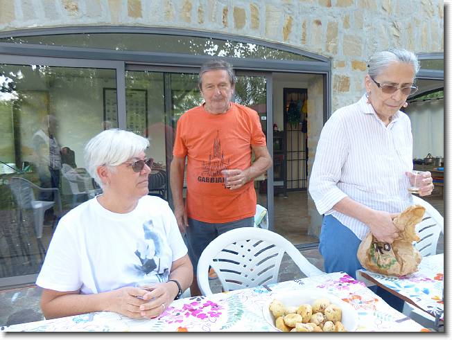 Clicca per scorrere le foto originali ingrandite