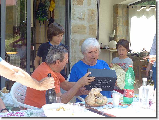 Clicca per scorrere le foto originali ingrandite