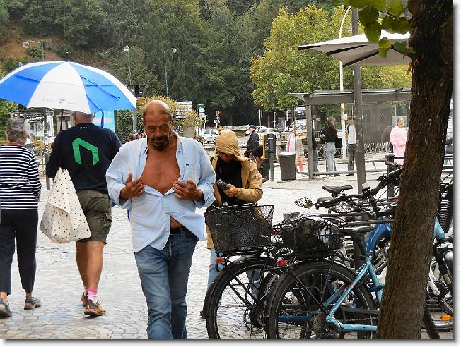 Clicca per scorrere le foto originali ingrandite