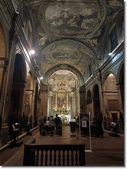 Clicca per scorrere le foto originali ingrandite
