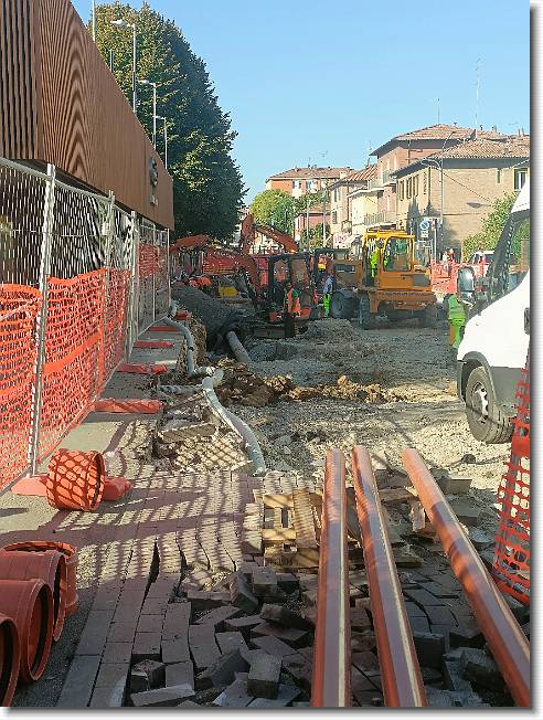 Clicca per scorrere le foto originali ingrandite