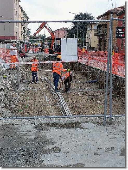 Clicca per scorrere le foto originali ingrandite