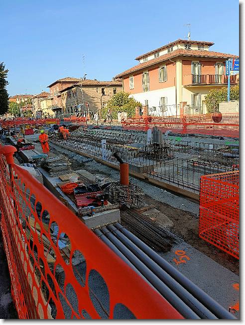 Clicca per scorrere le foto originali ingrandite