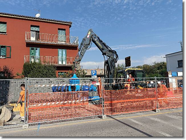 Clicca per scorrere le foto originali ingrandite