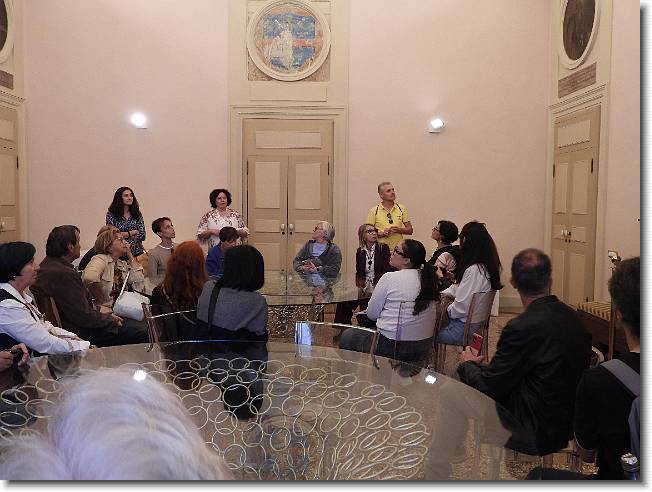 Clicca per scorrere le foto originali ingrandite