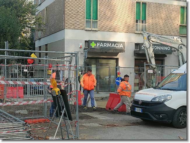 Clicca per scorrere le foto originali ingrandite