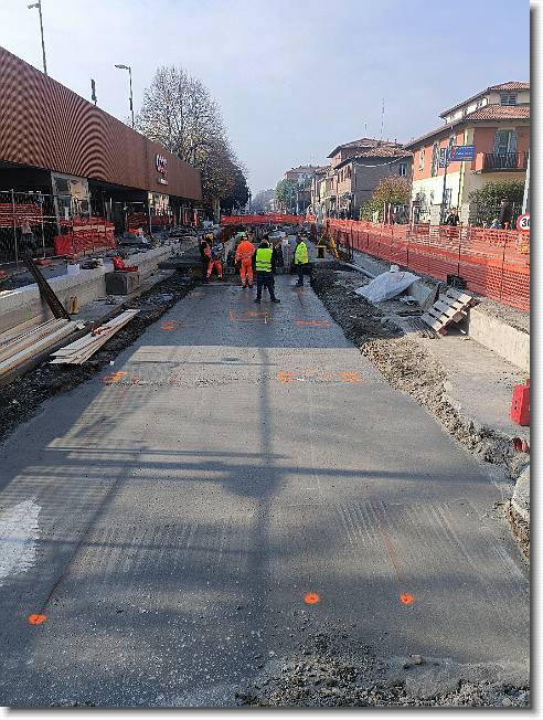 Clicca per scorrere le foto originali ingrandite