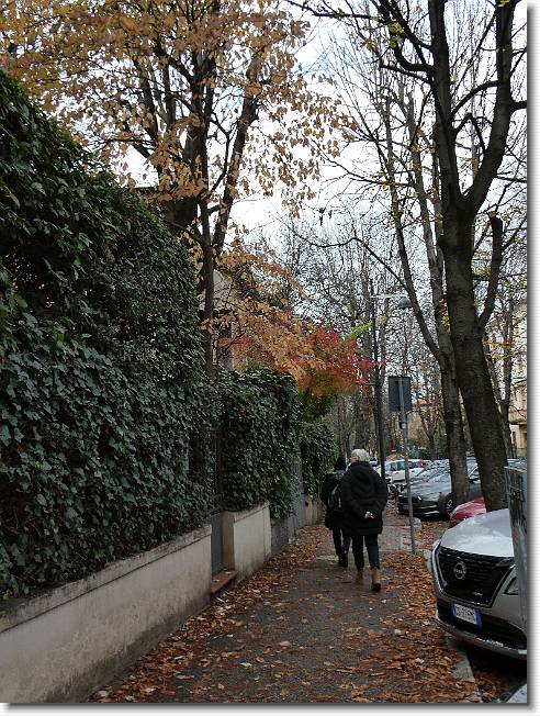 Clicca per scorrere le foto originali ingrandite