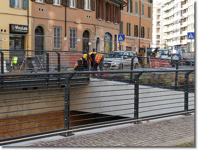 Clicca per scorrere le foto originali ingrandite