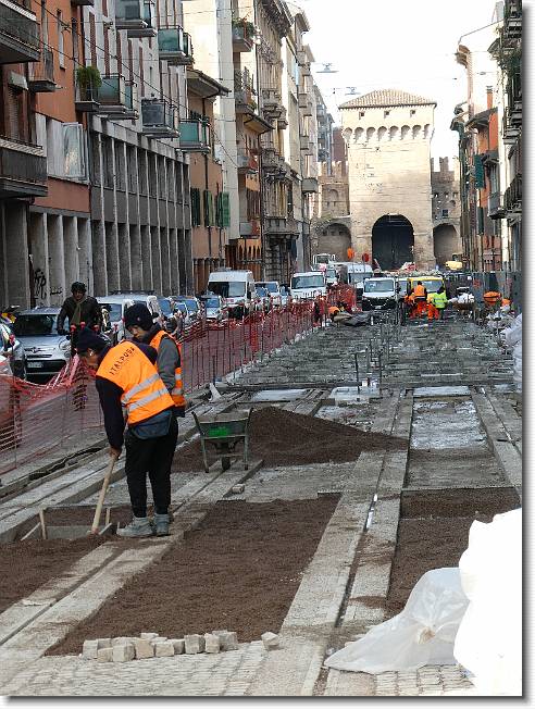 Clicca per scorrere le foto originali ingrandite