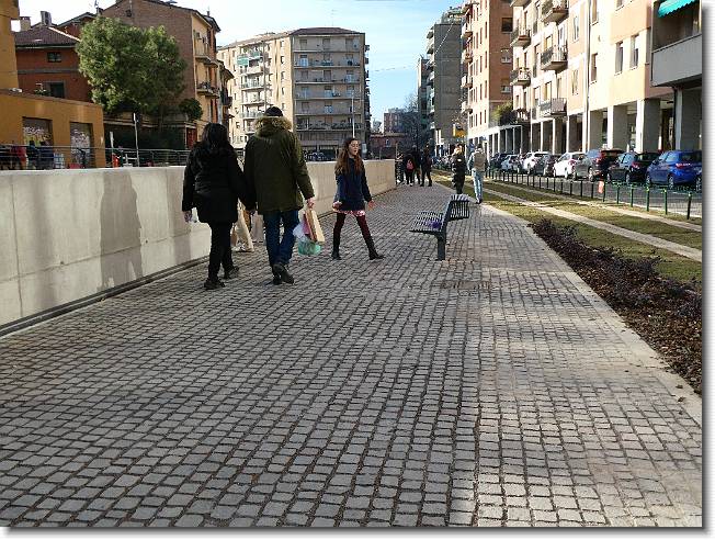 Clicca per scorrere le foto originali ingrandite