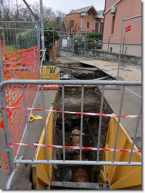 Clicca per scorrere le foto originali ingrandite