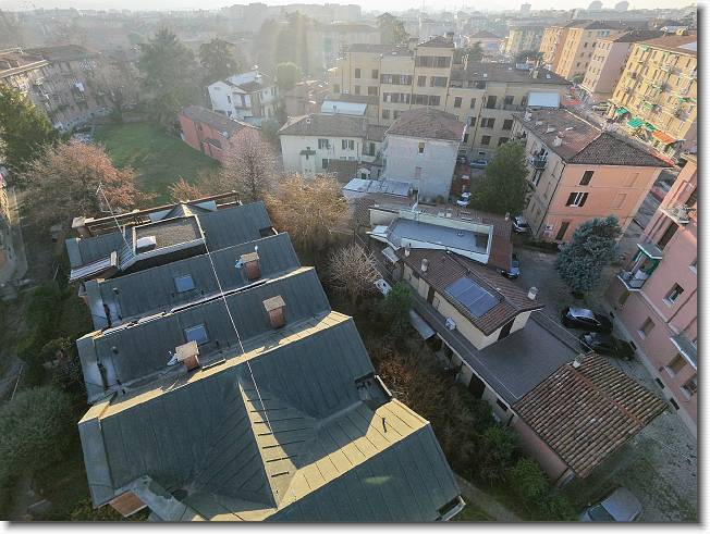 Clicca per scorrere le foto originali ingrandite