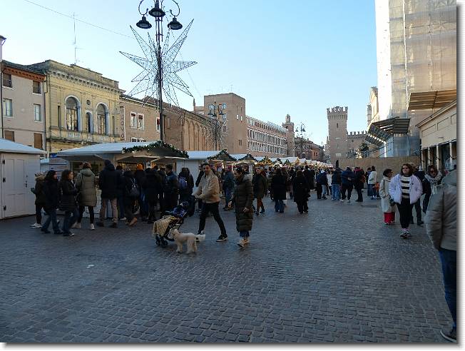 Clicca per scorrere le foto originali ingrandite
