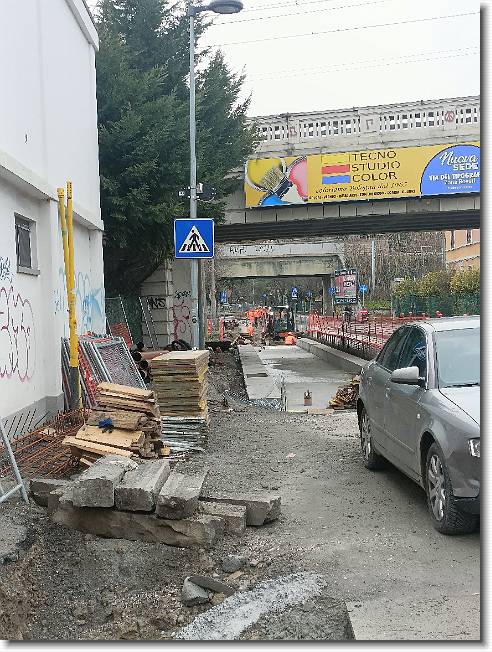 Clicca per scorrere le foto originali ingrandite
