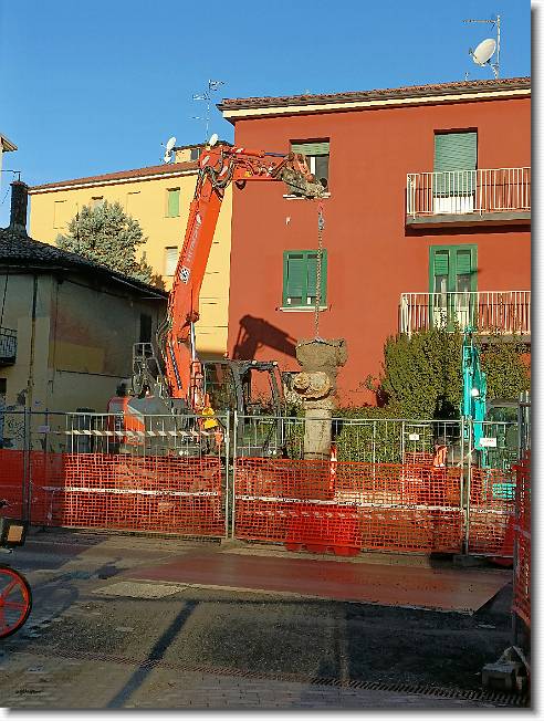 Clicca per scorrere le foto originali ingrandite