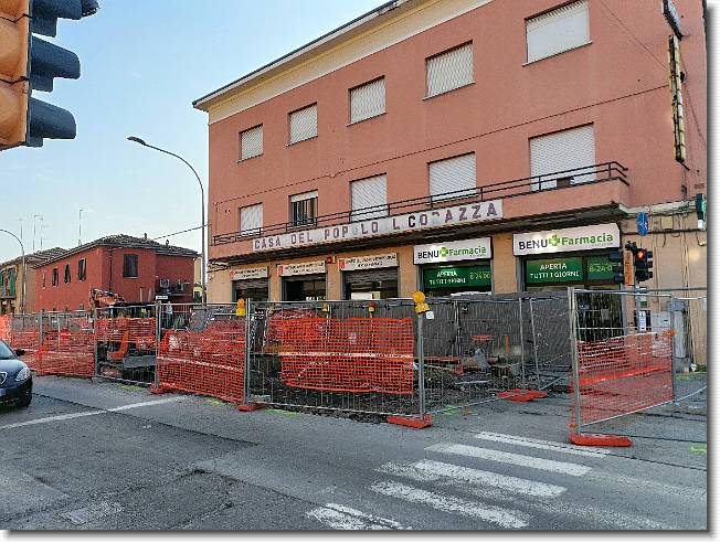 Clicca per scorrere le foto originali ingrandite