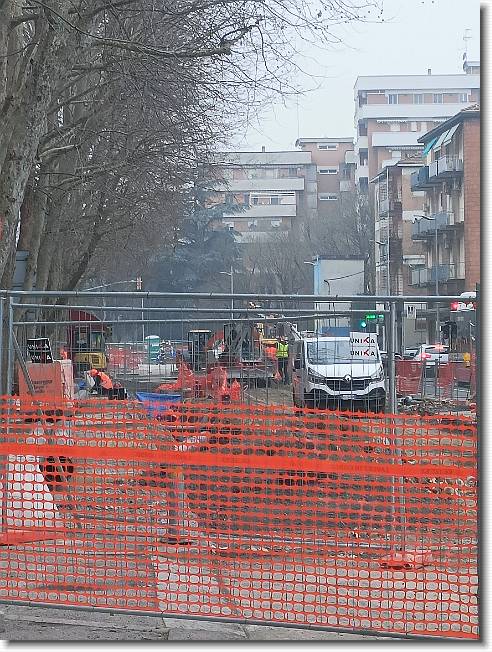 Clicca per scorrere le foto originali ingrandite