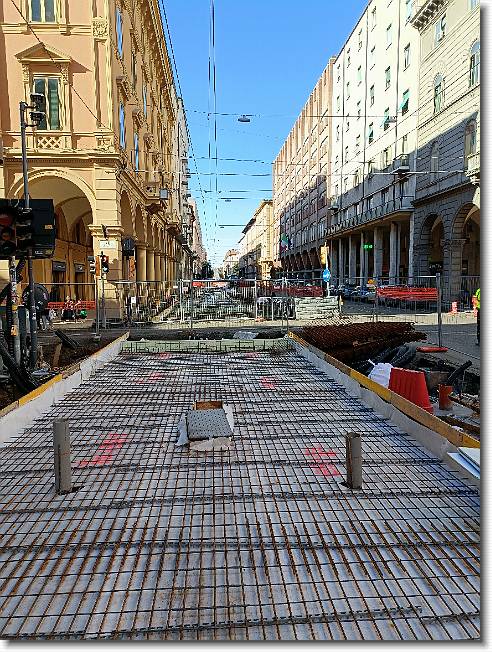 Clicca per scorrere le foto originali ingrandite