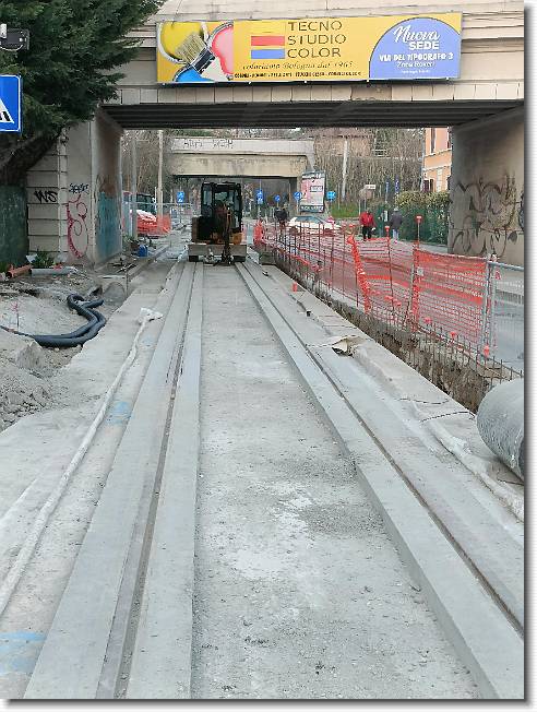 Clicca per scorrere le foto originali ingrandite